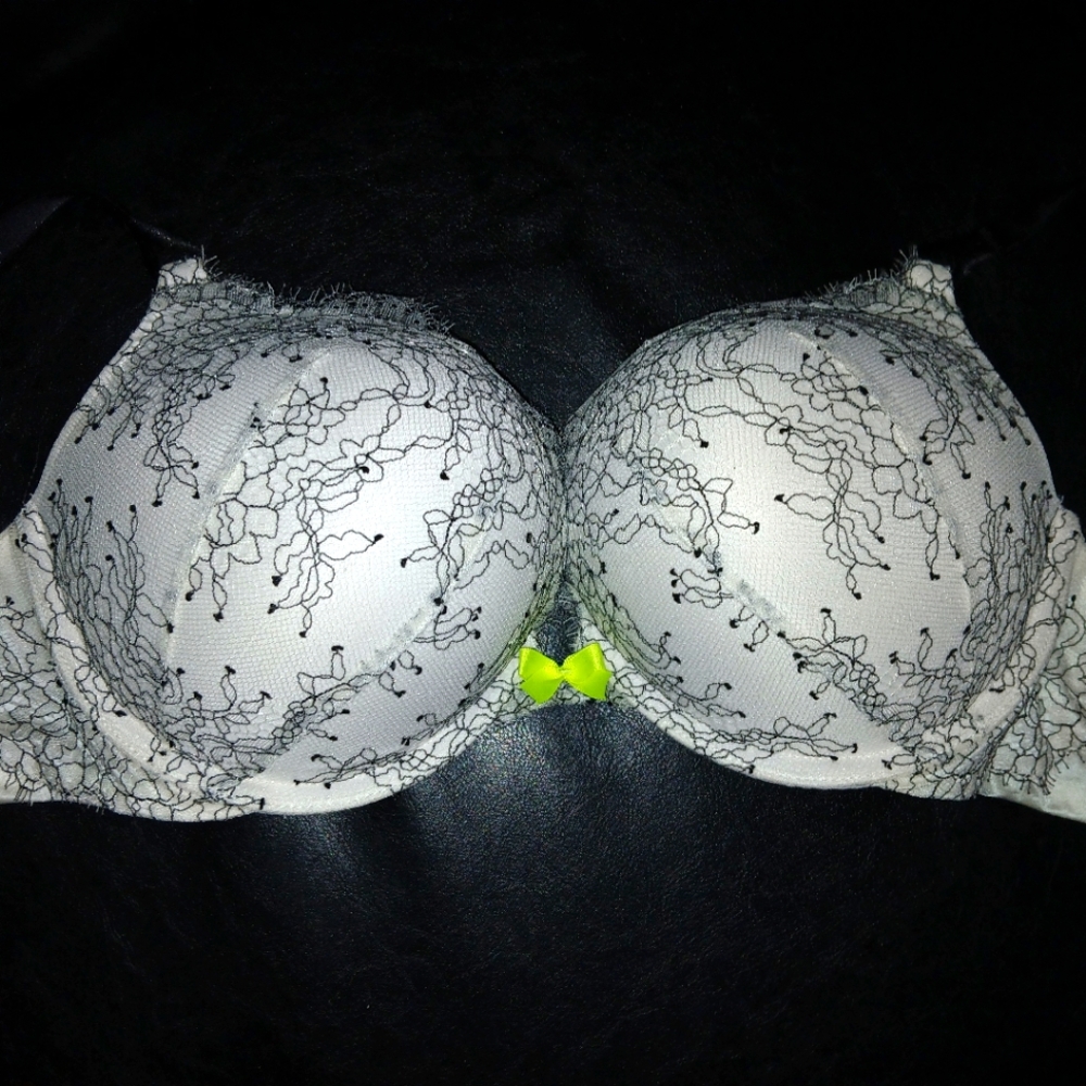 BOMBSHELL BRA by Victoria's Secret 34 D summer GLOW!
